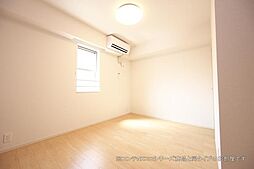 イーストブルー　Ｉ 204 2階1LDKのリビング/ダイニング