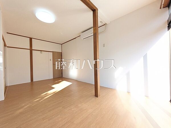 居室　【八王子市散田町3丁目】