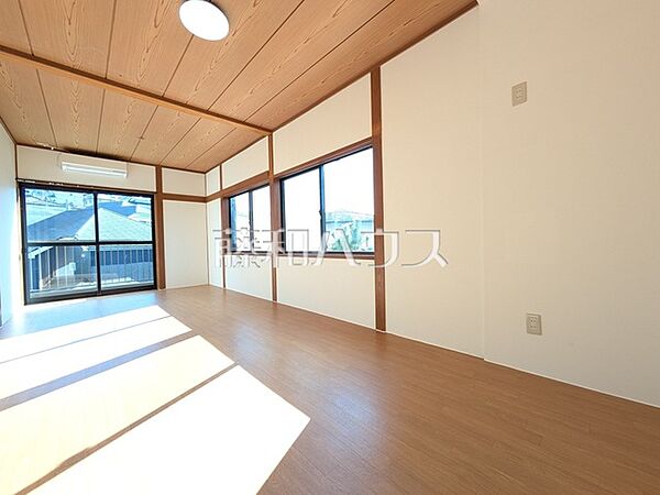 居室　【八王子市散田町3丁目】