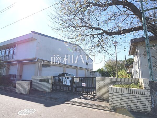 三鷹市立第七中学校 (1450m)