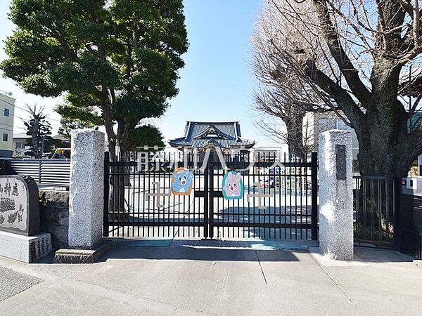 長久寺学園幼稚園 (920m)