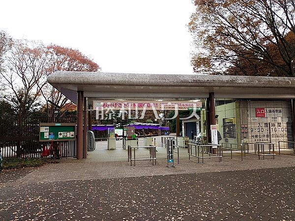 神代植物公園 (910m)
