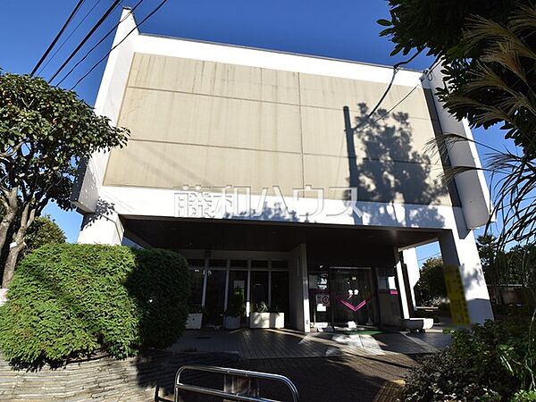 府中市立紅葉丘図書館 (1150m)