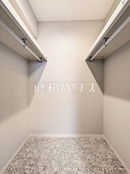ウォークインクローゼット　【アイムふじみ野西二番館】