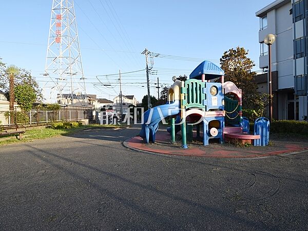 鈴木公民館北公園 (860m)