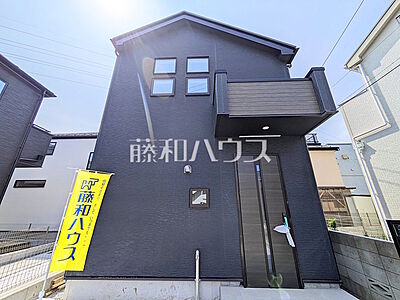 外観:≪1号棟 外観≫ 並列2台駐車可能なカースペース(車種による)は、車を置かない際には自転車を置いたり、フリースペースとしても有効活用できます。 【府中市新町2丁目】 外観:≪1号棟 外観≫ 並列2台駐車可能なカースペース(車種による)は、車を置かない際には自転車を置いたり、フリースペースとしても有効活用できます。 【府中市新町2丁目】