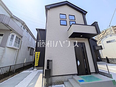 外観：≪現地外観（3号棟）≫　堂々完成、いつでもご内覧いただけます！ぜひ実物をご覧いただきたく思います。喜んでご案内いたしますのでお気軽にお問合せ下さい☆【府中市新町2丁目】
