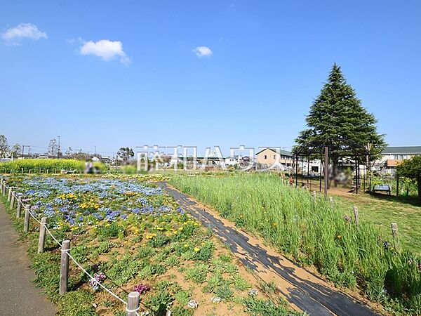 花と緑の広場 (820m)