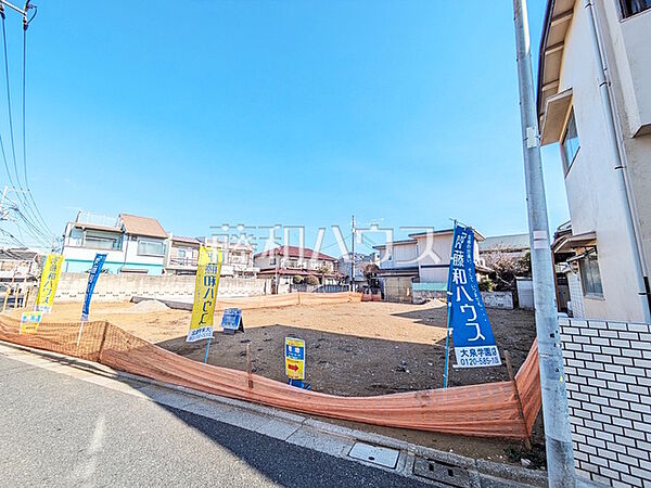 建築条件はございませんので、ライフスタイルに合わせた自由なマイホームづくりが可能です。　【練馬区富士見台2丁目】