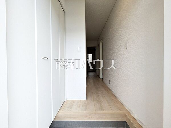 玄関ホール　【西東京市谷戸町1丁目】