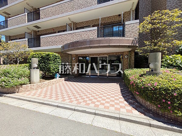 エントランス　【朝日パリオ西武柳沢】 心地良さの中にも洗練を感じさせる、住まう方をやさしく出迎えるエントランス　