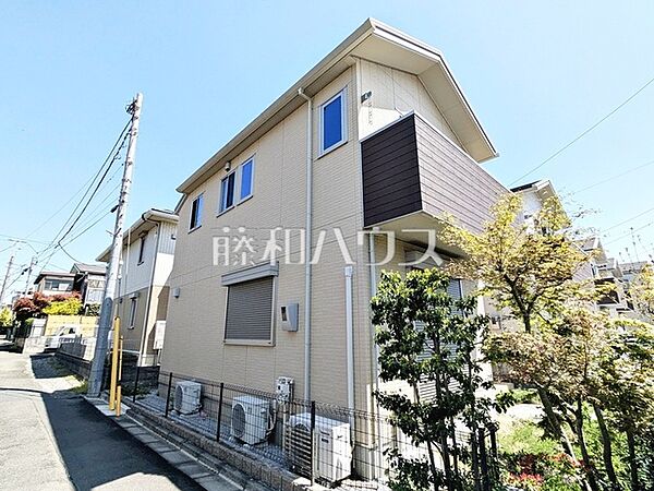 外観　【小金井市東町1丁目】お住まい探しは、家の良し悪しだけでなく周辺環境も重要なポイントです。ぜひ一度お客様の目でご覧ください。　