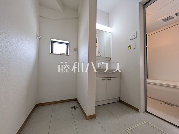 D号棟　洗面室　【八王子市弐分方町】