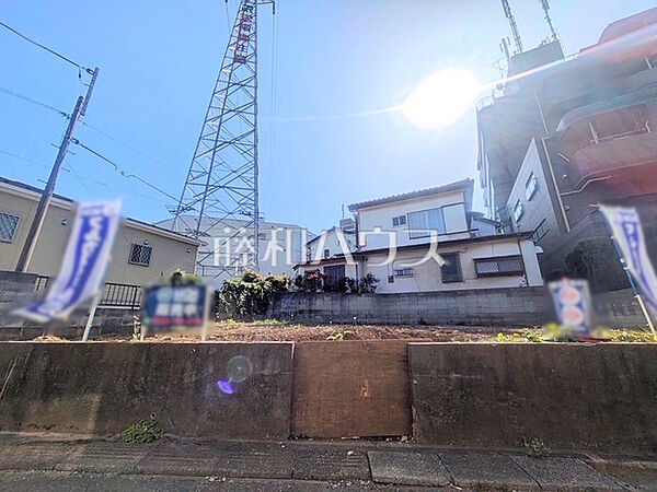 建築条件はございませんので、ライフスタイルに合わせた自由なマイホームづくりが可能です。　【練馬区大泉学園町1丁目】