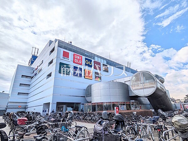 リヴィンオズ大泉店 (1530m)