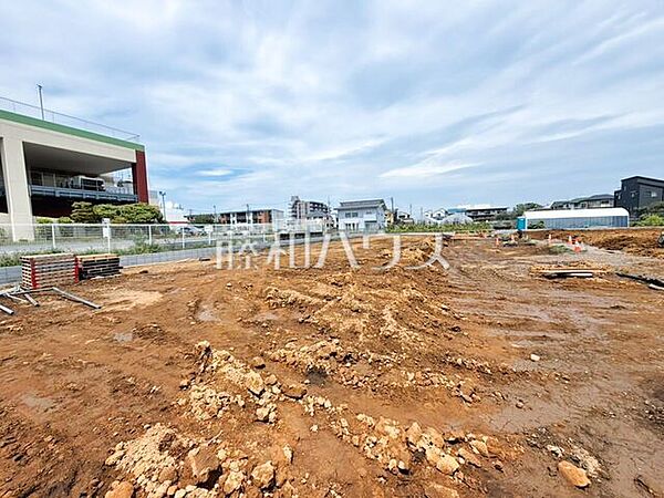 現場風景　【小平市花小金井3丁目】 建物のプレゼンをさせていただきますので、実際の完成イメージを思い描いていただくことができます。お気軽にお問合せ下さい。