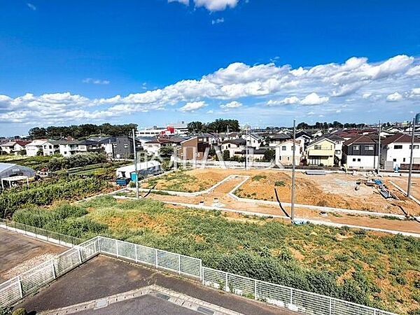 接道状況および現場風景　【小平市花小金井3丁目】全16世帯の新しい生活がこの街でスタートいたします！