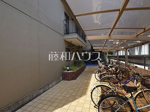 駐輪場　【コートハウス三鷹】