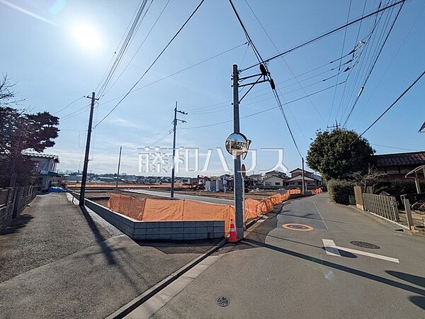 接道状況および現場風景　【清瀬市下宿2丁目】 物件の事、諸費用の事など、小さな疑問もお気軽にご連絡・ご相談下さい。