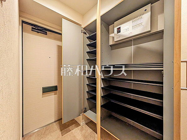 収納　【コスモ志木ロイヤルフォルム】