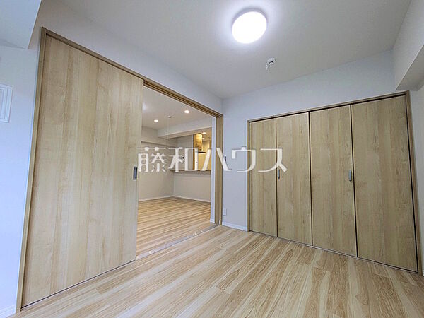≪居室≫ 部屋の雰囲気や広さ・眺望・間取りの使い勝手など、是非一度、ご自身の目で確かめてみてください。 　【コープ野村府中是政】