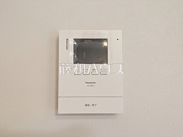 防犯設備　【コープ野村府中是政】 訪問者がわかるTVモニター付インターホンは、お子様のお留守番にも活躍するかも？！