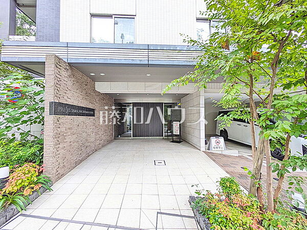 ≪エントランス≫住まう方をやさしく出迎えるエントランス　【プレシス多摩永山レヴィエ】