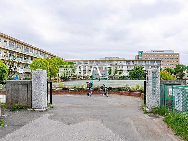 富士見市立諏訪小学校 (1230m)