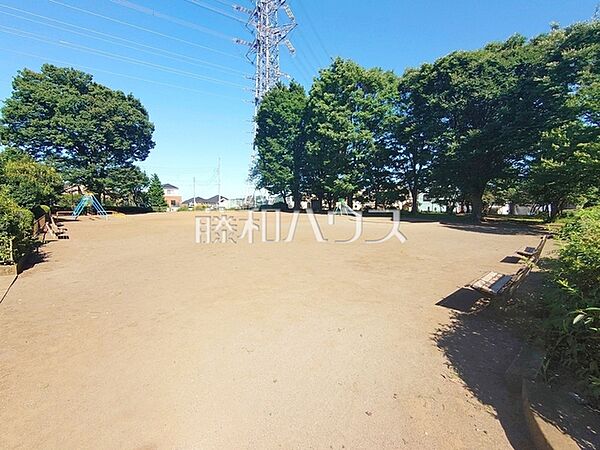 旭が丘東公園 (690m)