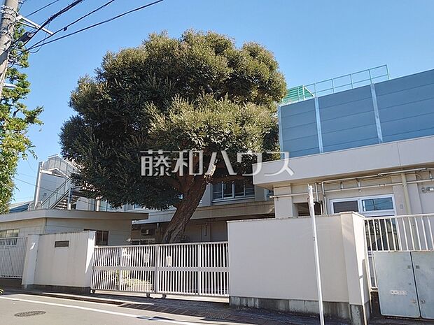杉並区立久我山小学校 (650m)