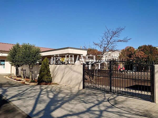 坂の上幼稚園 (130m)