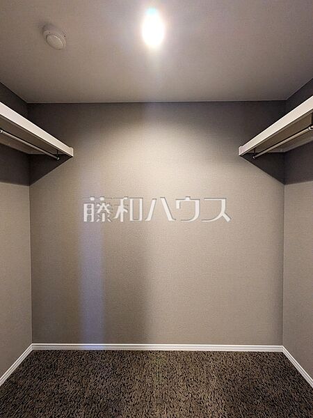 ウォークインクローゼット　【アイムふじみ野西三番館】