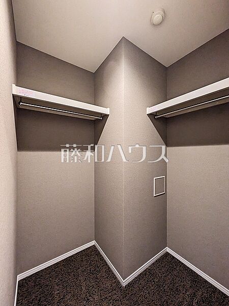 ウォークインクローゼット　【アイムふじみ野西三番館】