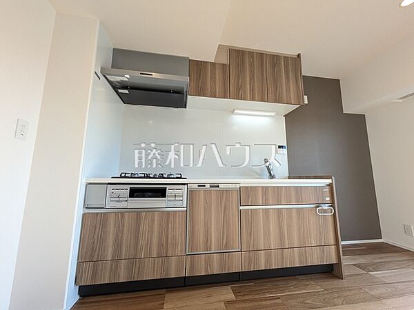 ≪キッチン≫使いやすくスタイリッシュなシステムキッチンには、毎日お使いになる方の視点が存分に活かされています。　　【ライオンズステーションプラザ千歳烏山】