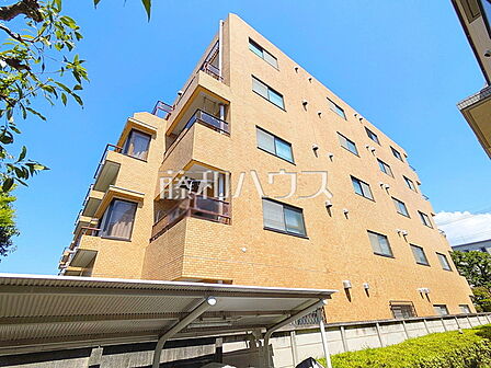 外観 【ライオンズマンション武蔵境】利便性と、思わず深呼吸したくなる大きな空、色彩豊かな木々、この街が育んだ豊かな情景を楽しみ過ごす時がゆたかになる。