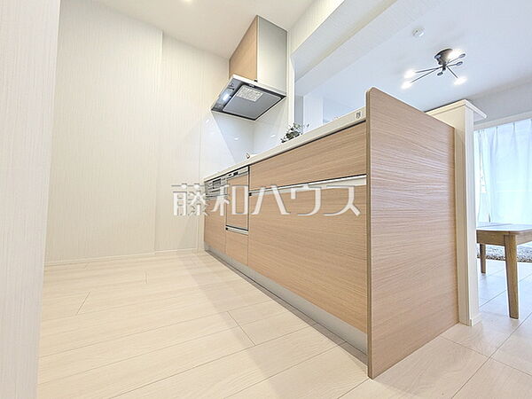 キッチン　【レーヴステージ府中緑町】