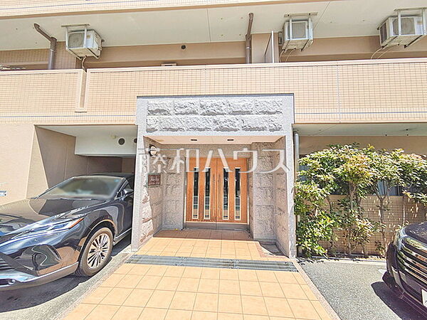 ≪エントランス≫住まう方をやさしく出迎えるエントランス　　【レーヴステージ府中緑町】