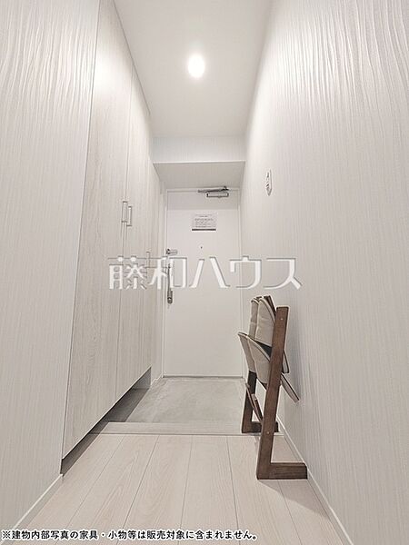 ≪玄関≫大容量のシューズインクロークで玄関もスッキリ　【レーヴステージ府中緑町】