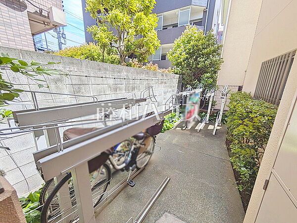 ≪駐輪場≫　【レーヴステージ府中緑町】