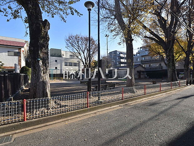 西久保児童公園 (910m)