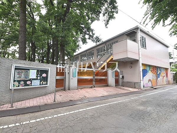 緑ヶ丘幼稚園 (990m)