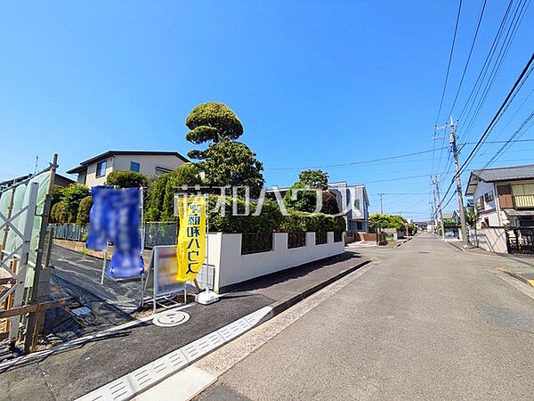 ≪接道状況≫周辺は落ち着いた雰囲気の住宅地です。小さなお子様がいるご家庭も安心です。　【府中市四谷3丁目】