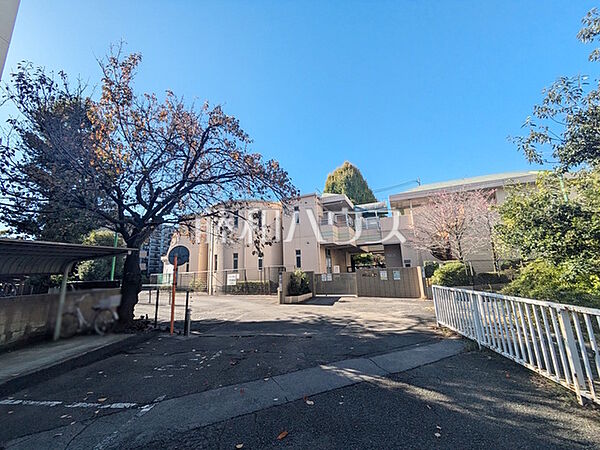 芦花幼稚園 (990m)