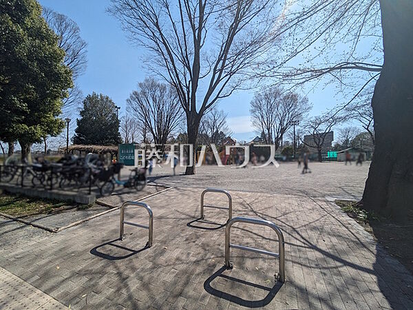 富士森公園こども広場 (400m)