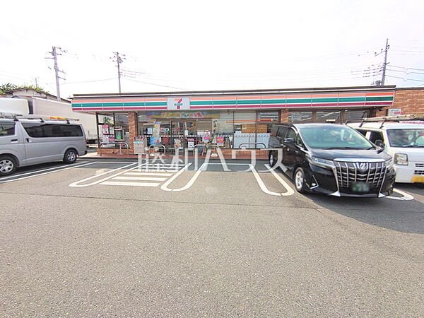 セブン-イレブン 八王子小宮店 (170m)