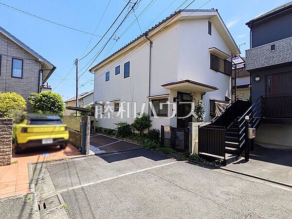 接道状況および現場風景　【三鷹市中原2丁目】フリースタイル分譲地で、個性あふれる住まいを実現いたしませんか？
