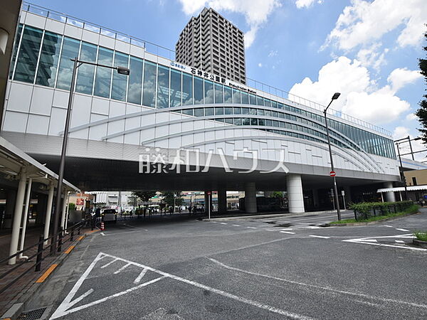西武池袋線　石神井公園駅 (1600m)