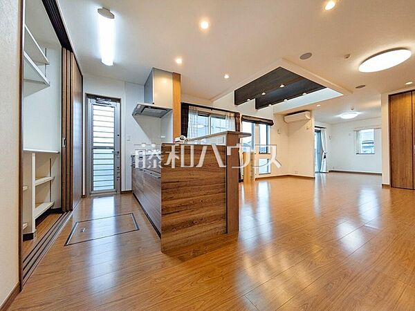 キッチン　【東久留米市中央町5丁目】中央町5丁目に中古戸建てが登場しました！お気軽にお問い合わせくださいませ。