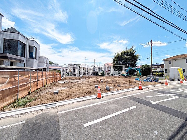 ≪現地外観≫ 周辺環境はもちろん、日当たりや設備仕様など、実際に行ってみないと分からないことも多くございます。営業担当がご案内いたしますので、お気軽にお問い合わせください。【調布市西つつじケ丘4丁目】
