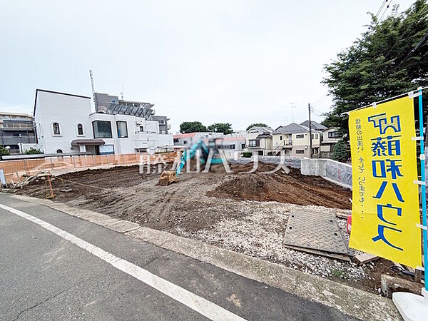 ≪現地外観≫京王線「つつじヶ丘」駅 徒歩5分！この恵まれたロケーションによる幸福感は、毎朝の通勤時にしっかりと感じられるのではないでしょうか。【調布市西つつじケ丘4丁目】
